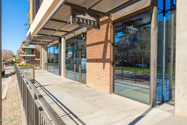 Building Photo - 100 W Portland St