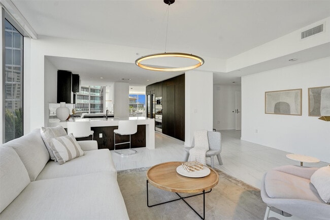 Building Photo - 2200 N Ocean Blvd