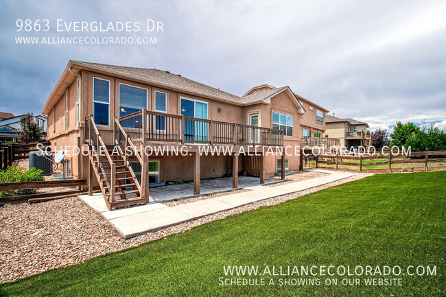 Building Photo - 9863 Everglades Dr