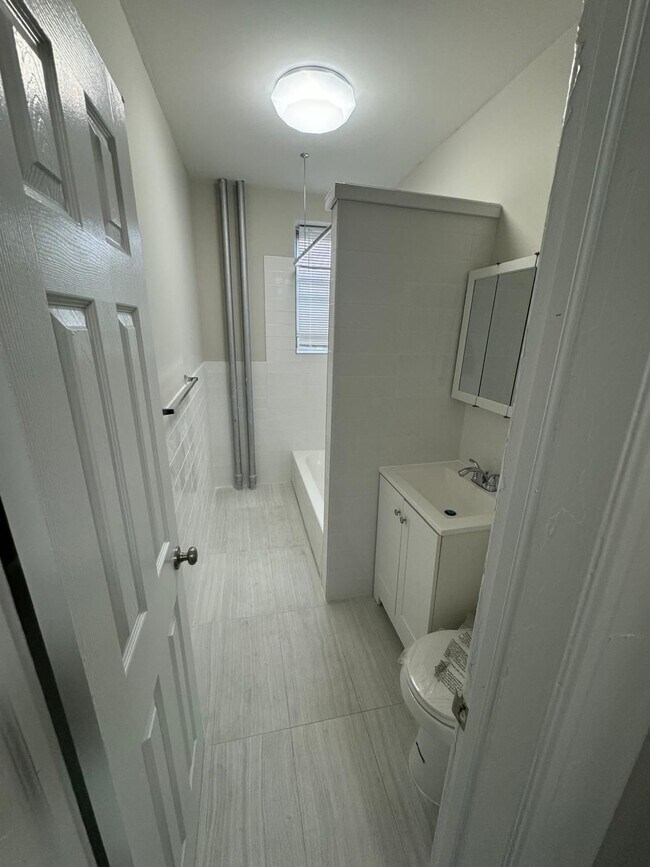 Building Photo - 53 Terhune Ave