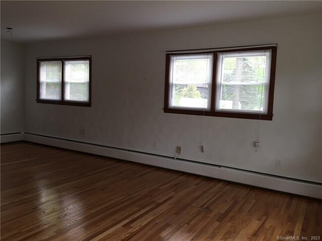 Building Photo - 17 Cherokee Dr