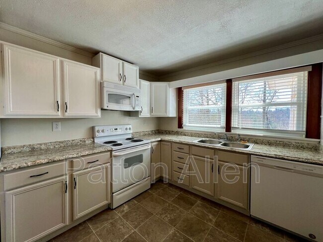 Building Photo - 135 Haynes St