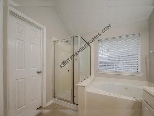 Building Photo - 9035 Melody Park Ln