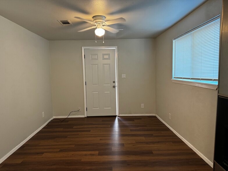 Building Photo - 2269 Collier St