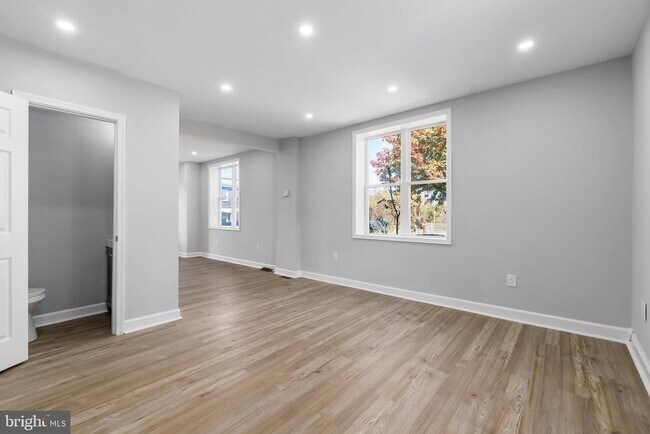 Building Photo - 1401 18th Pl SE