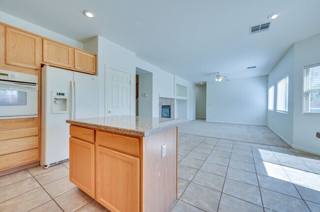 Building Photo - SW!! Southern Highlands!!! 4 Bedrooms!!!  ...
