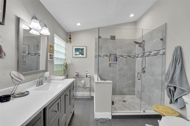 Building Photo - 7917 Travelers Tree Dr
