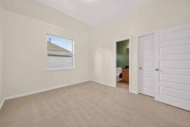 Building Photo - 2009 Kirby Landing Dr