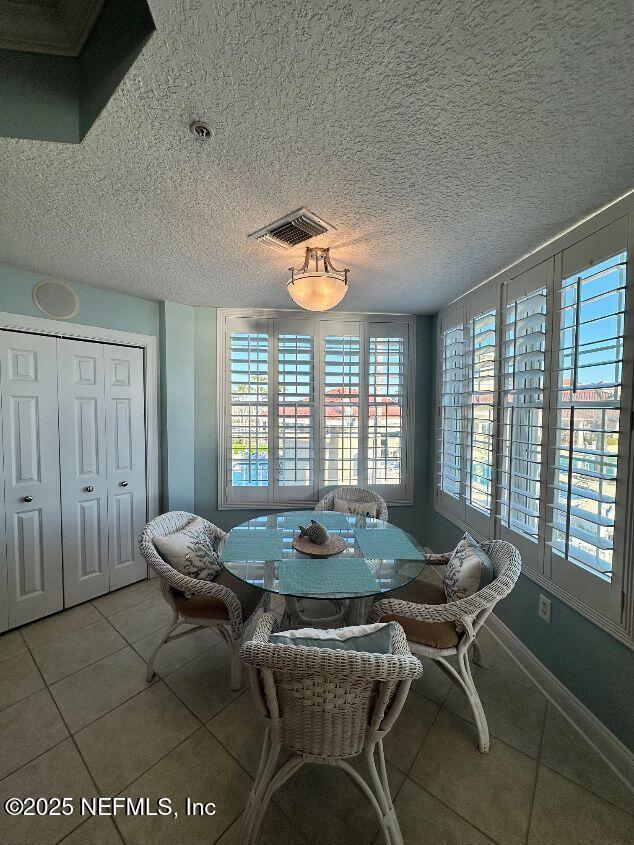Building Photo - 110 S Serenata Dr