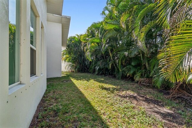 Building Photo - 6719 S Dauphin Ave