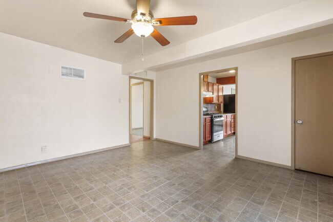 Building Photo - 5201 Cornell Ave