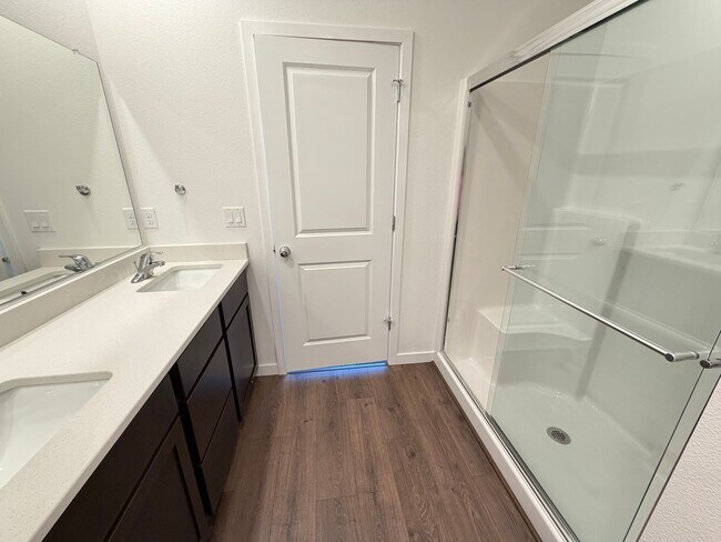 Building Photo - Brand New Post Falls Home!!