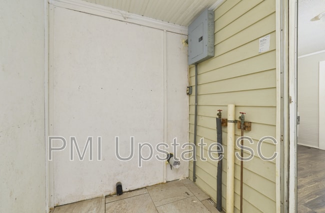 Building Photo - 1808 Green St