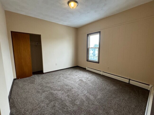 Building Photo - 172 Morgan St