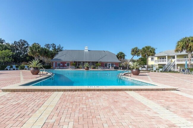 Building Photo - 102 Pompano Dr SE