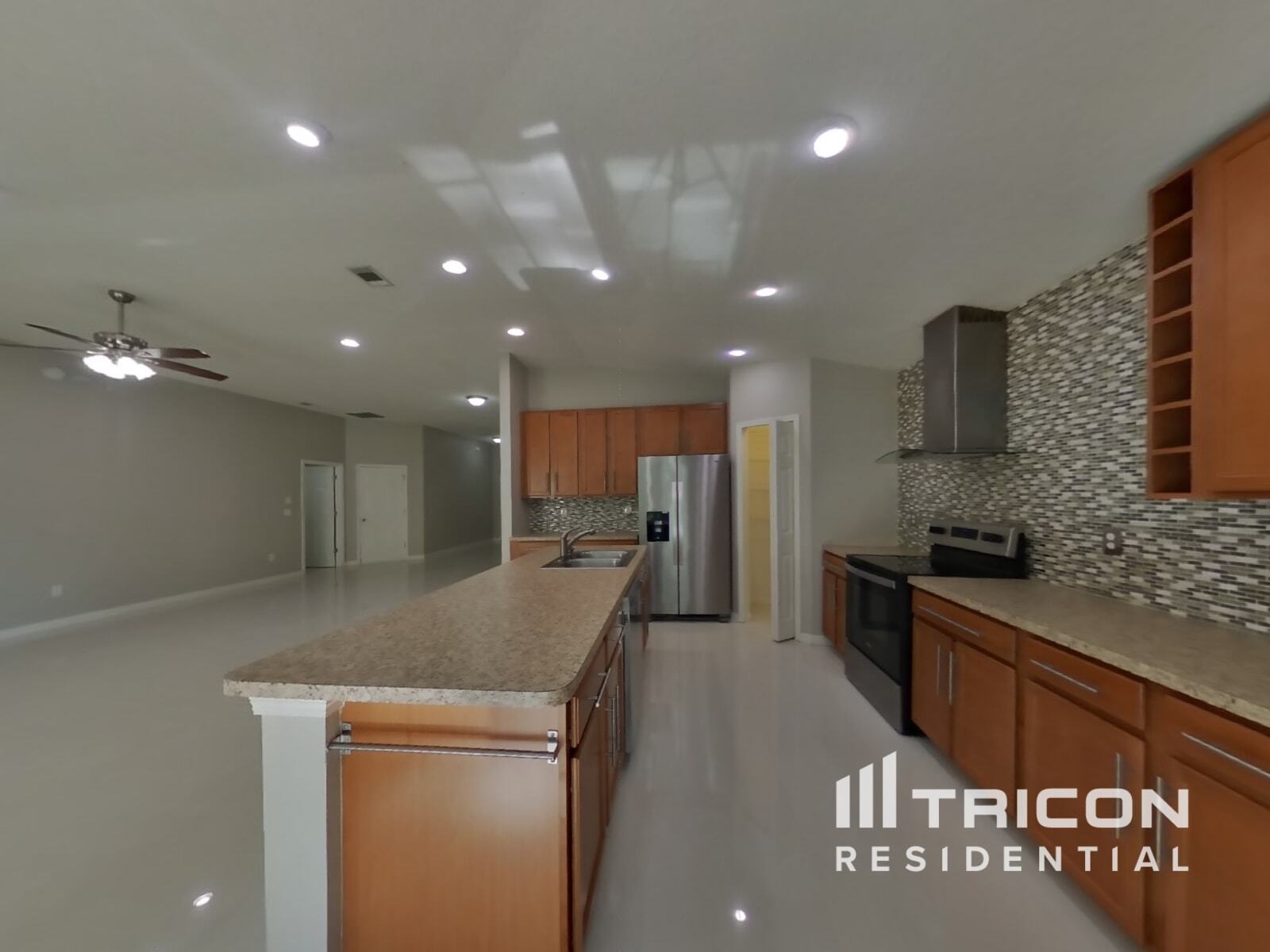 Building Photo - 15252 Bareback Dr