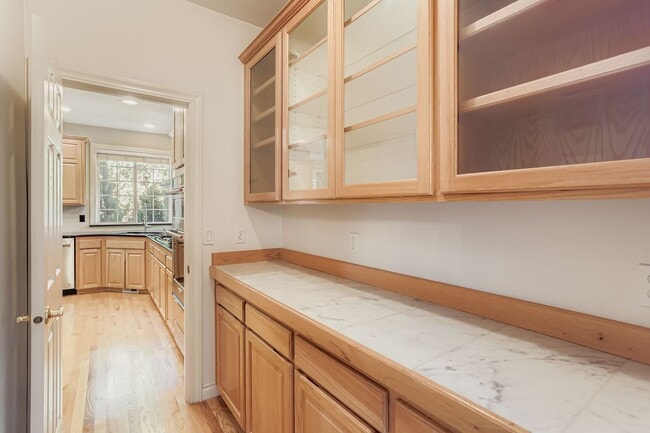 Building Photo - Spacious Bethany Home with Attached Garage, Fenced Yard, Washer/Dryer Included