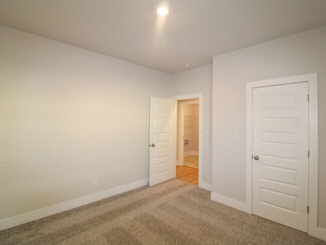 Building Photo - Reduced Rental Rate with $200 Rent Credit for 12 Months!