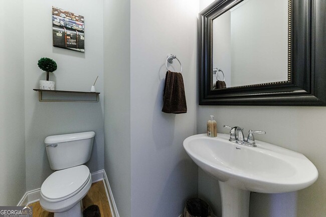 Building Photo - 2022 Cobblestone Cir NE