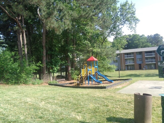 Building Photo - 1204 Schaub Dr
