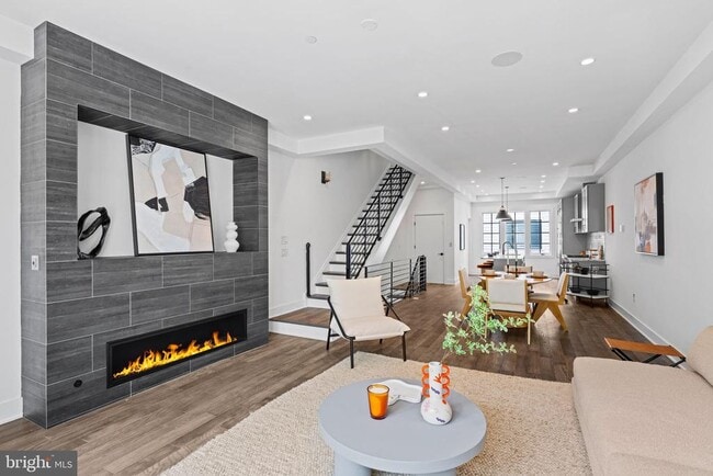 Building Photo - 742 S Broad St