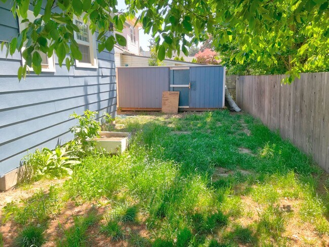Building Photo - Foster-Powell Charming Bungalow with Bonus Finished Attic Space