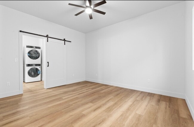 Building Photo - 948 N 5th St