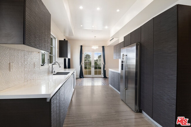 Building Photo - 225 S Hamilton Dr