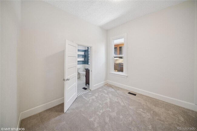 Building Photo - 3817 Osage St