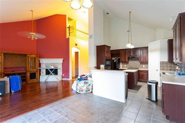 Building Photo - 136 Merideth Dr