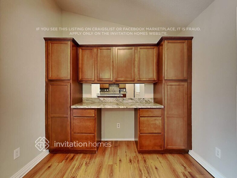 Building Photo - 1301 Clearview Dr