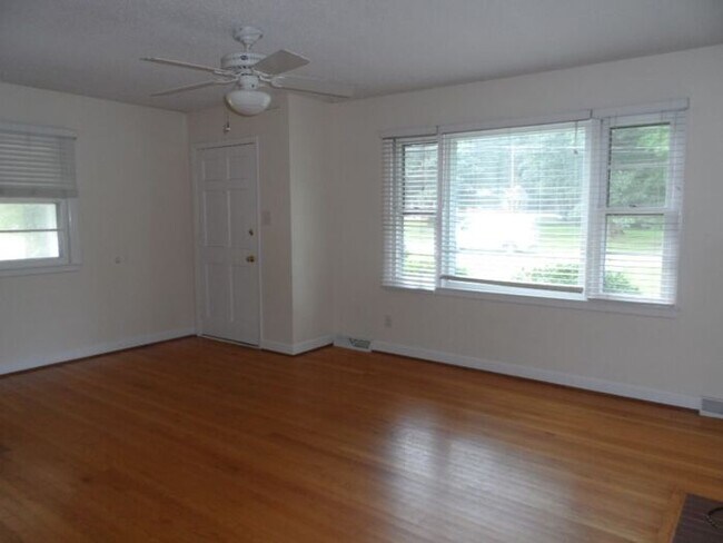 Building Photo - 4705 Stafford Dr