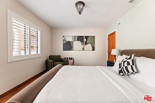 Building Photo - 3200 Oakley Dr