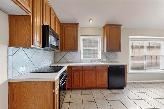 Building Photo - 9229 Azinger Dr
