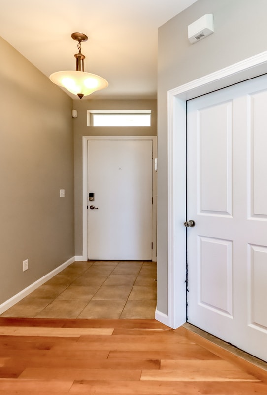 Building Photo - 2355 Yakima Ct