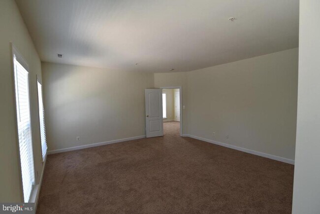 Building Photo - 139 Hokeland Dr