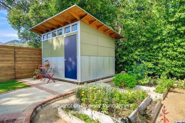 Building Photo - 4385 El Prieto Rd