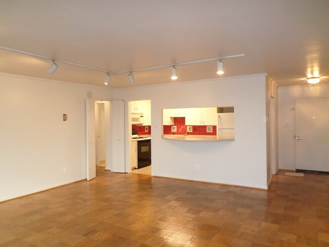 Building Photo - 4620 N Park Ave
