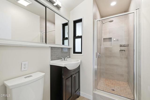 Building Photo - 1380 Rexford Ave