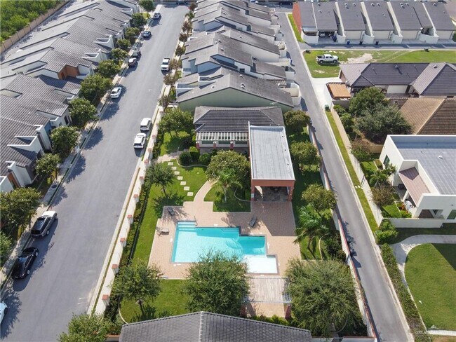 Building Photo - 37 Providence Ave