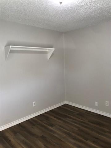 Building Photo - 501 Oxford Park