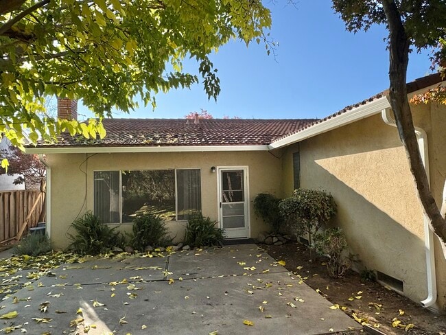 Building Photo - 959 Wallace Dr