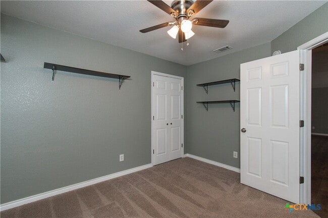 Building Photo - 2001 Matt Dr