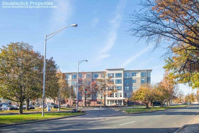 Building Photo - 180 Eastern Ave