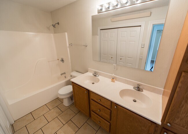 Building Photo - 1311 Sydney Dr