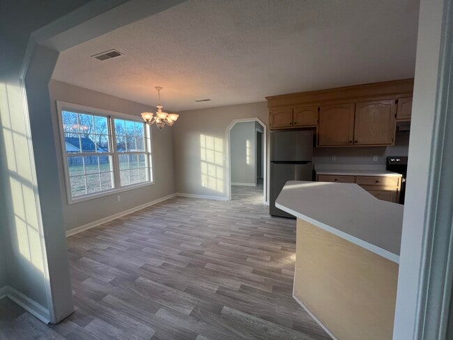 Building Photo - 1240 Inabinet Dr