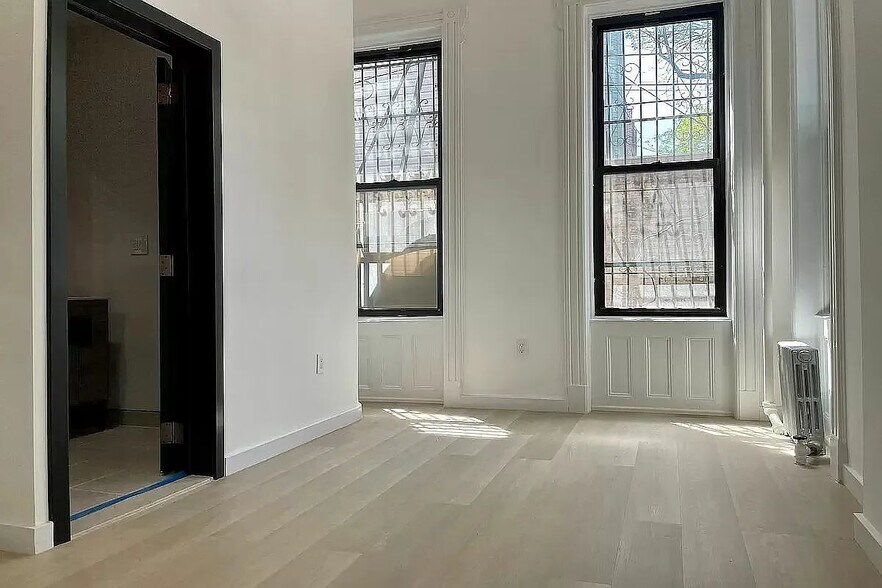 Building Photo - 202 St Nicholas Ave