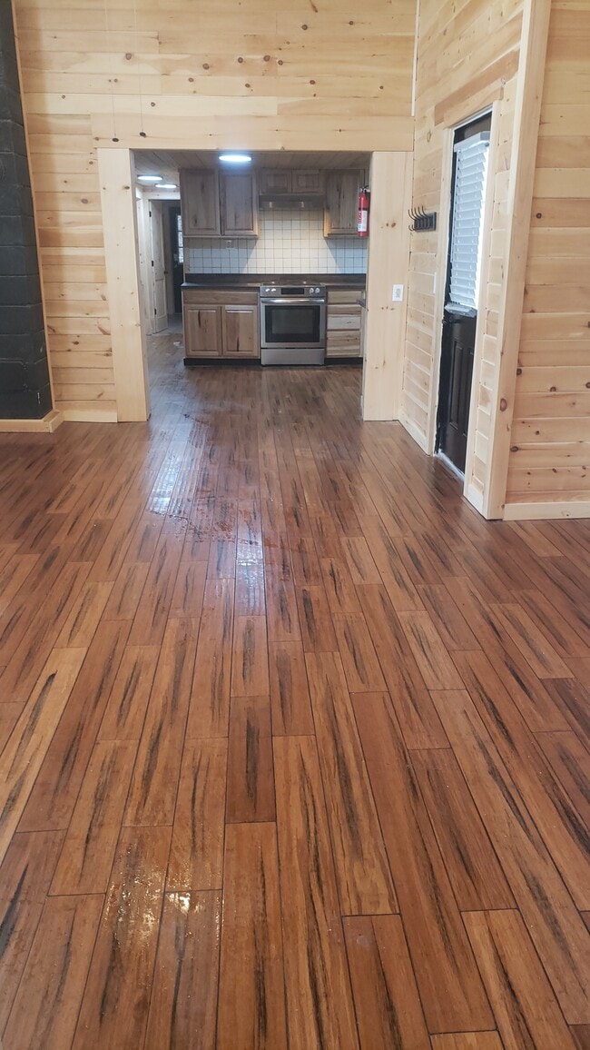 Building Photo - 93 Sumner Rd