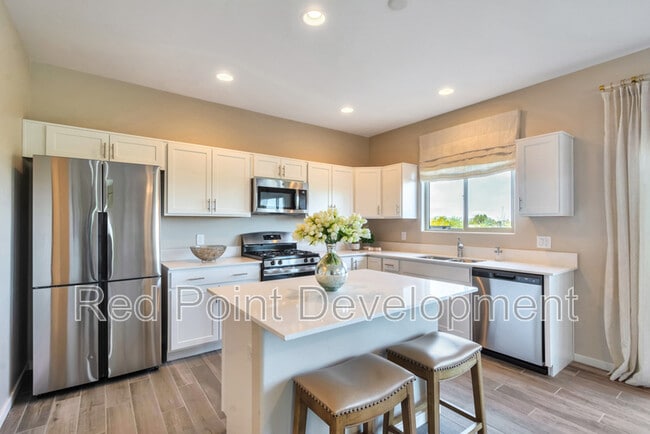 Building Photo - 8487 N Thornydale Rd