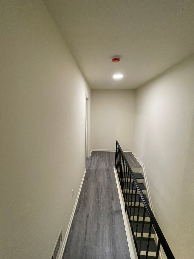 Building Photo - Four Bedroom House For Rent